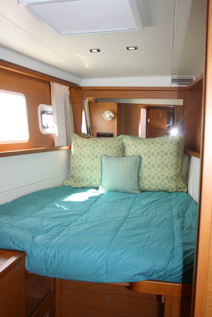 Used Sail Catamaran for Sale 2012 Lagoon 450 Layout & Accommodations